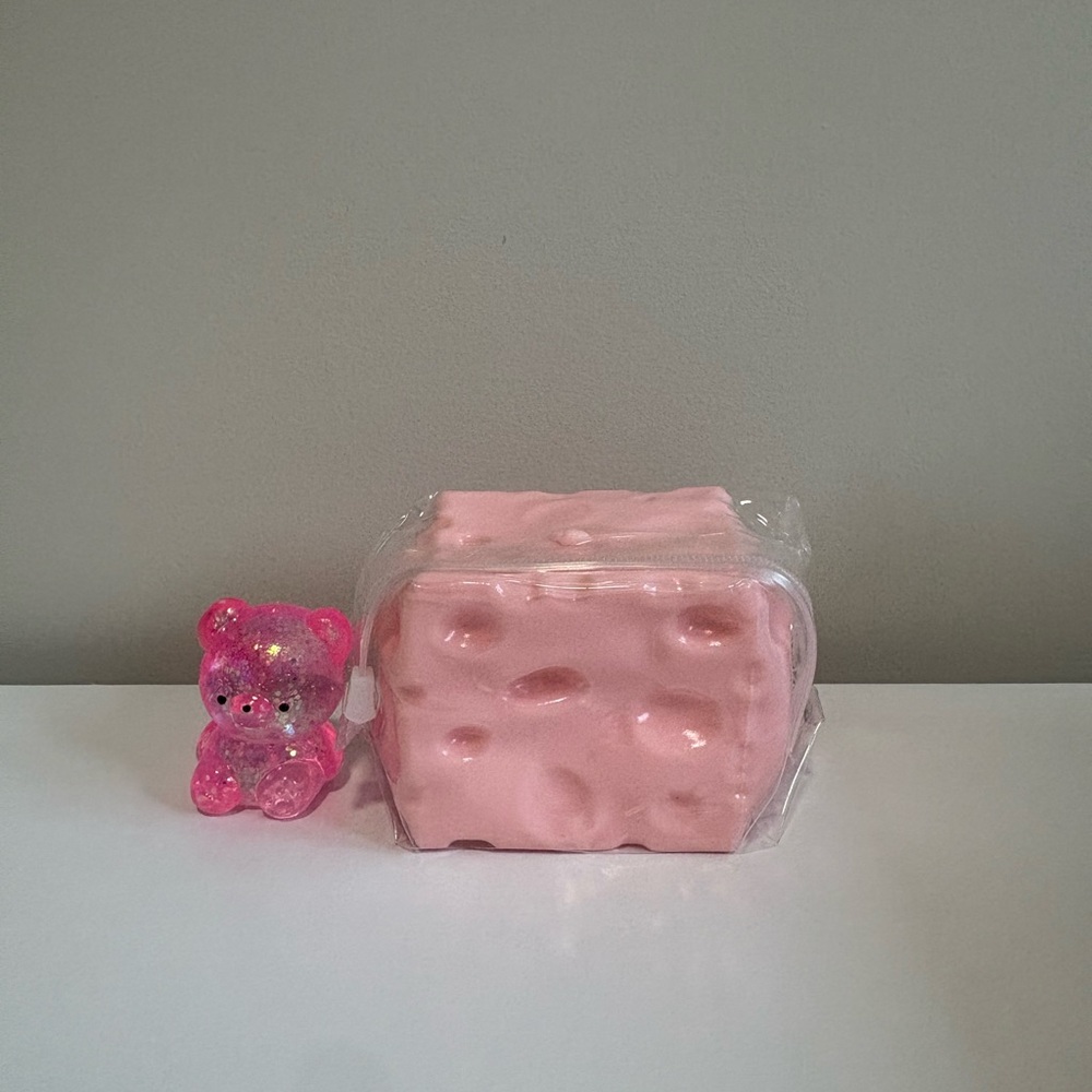 VIRAL Cheese squishy seen all over TikTok & HTF ! Bear squish sparkle